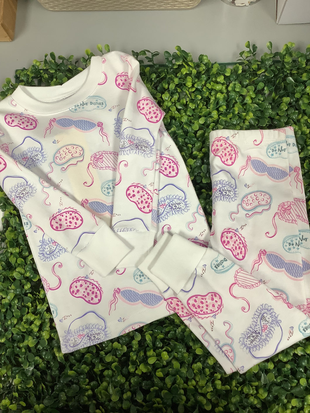Kissy Kissy Slumber Long sleeve Pajama Set