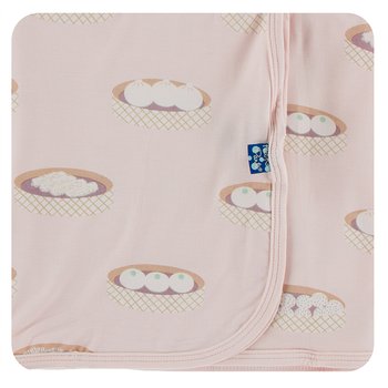 KICKEE PANTS PRINT SWADDLING BLANKET IN MACAROON DIM SUM