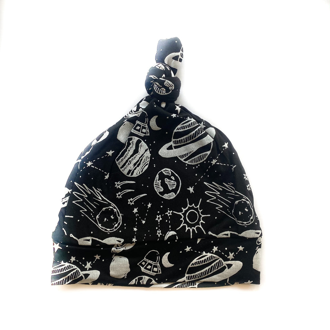 Peregrine Kidswear Monochrome Space Doodle Bamboo Knotted Hat